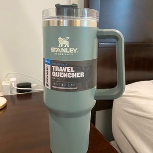 Stanley 40oz quencher (Shale)